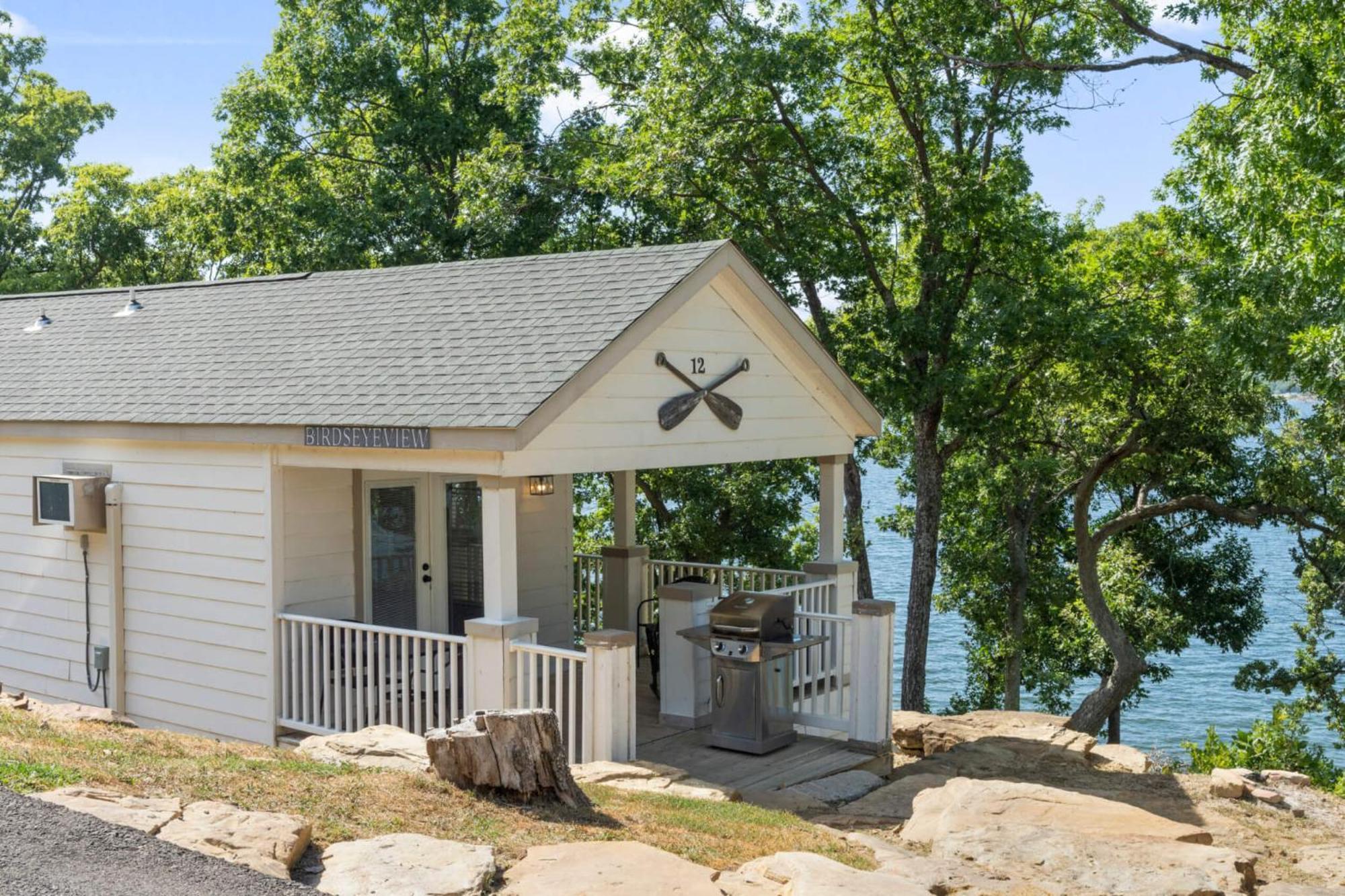 Crosstimbers Marina And Cottages Sperry Exterior photo