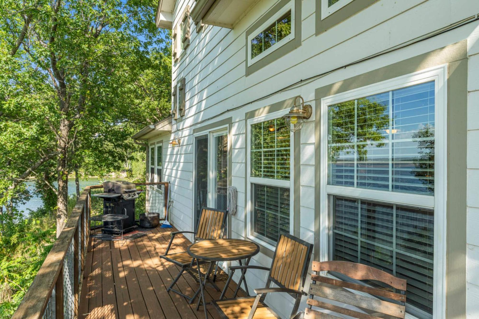 Crosstimbers Marina And Cottages Sperry Exterior photo