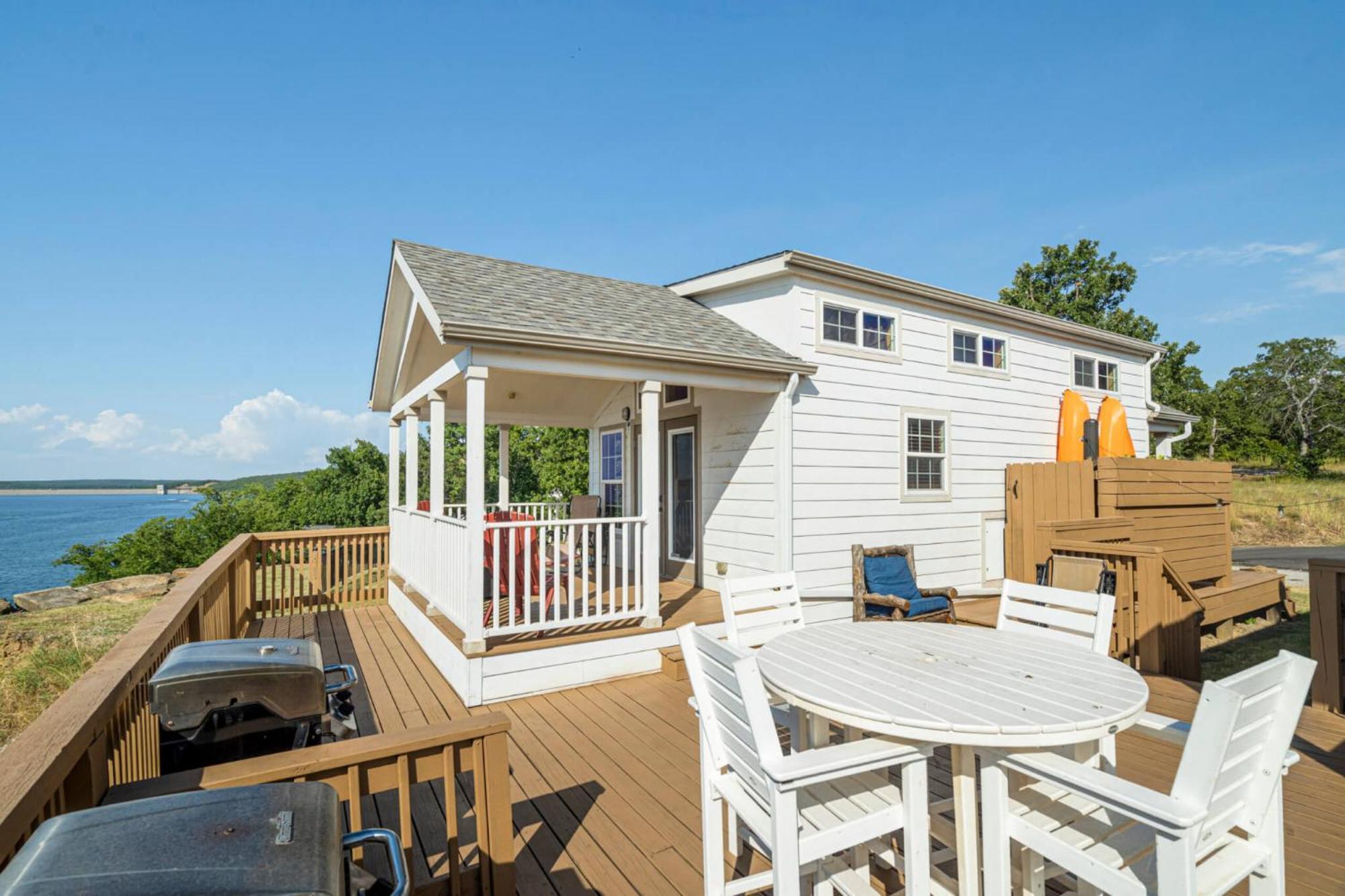 Crosstimbers Marina And Cottages Sperry Exterior photo