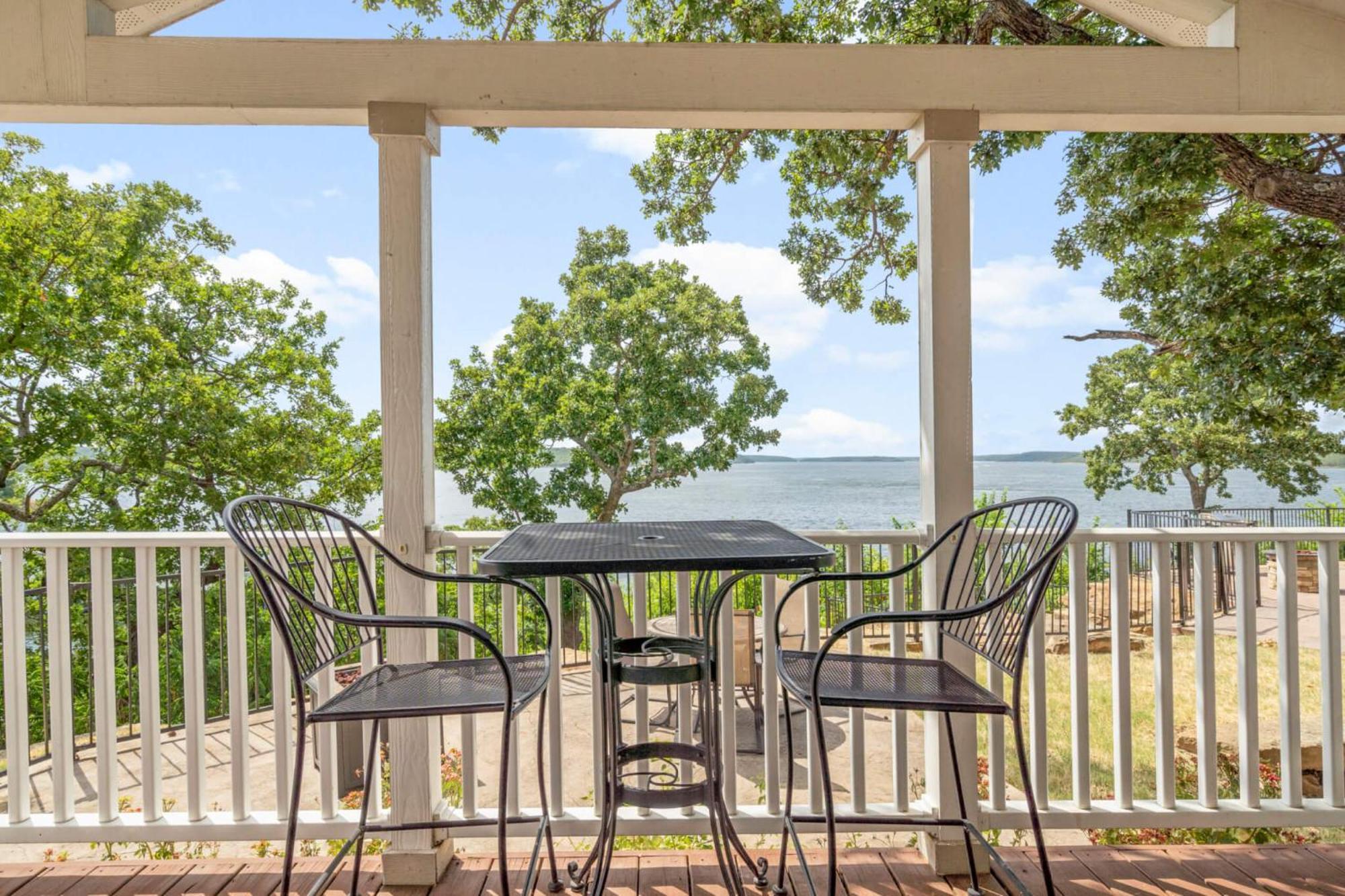 Crosstimbers Marina And Cottages Sperry Exterior photo
