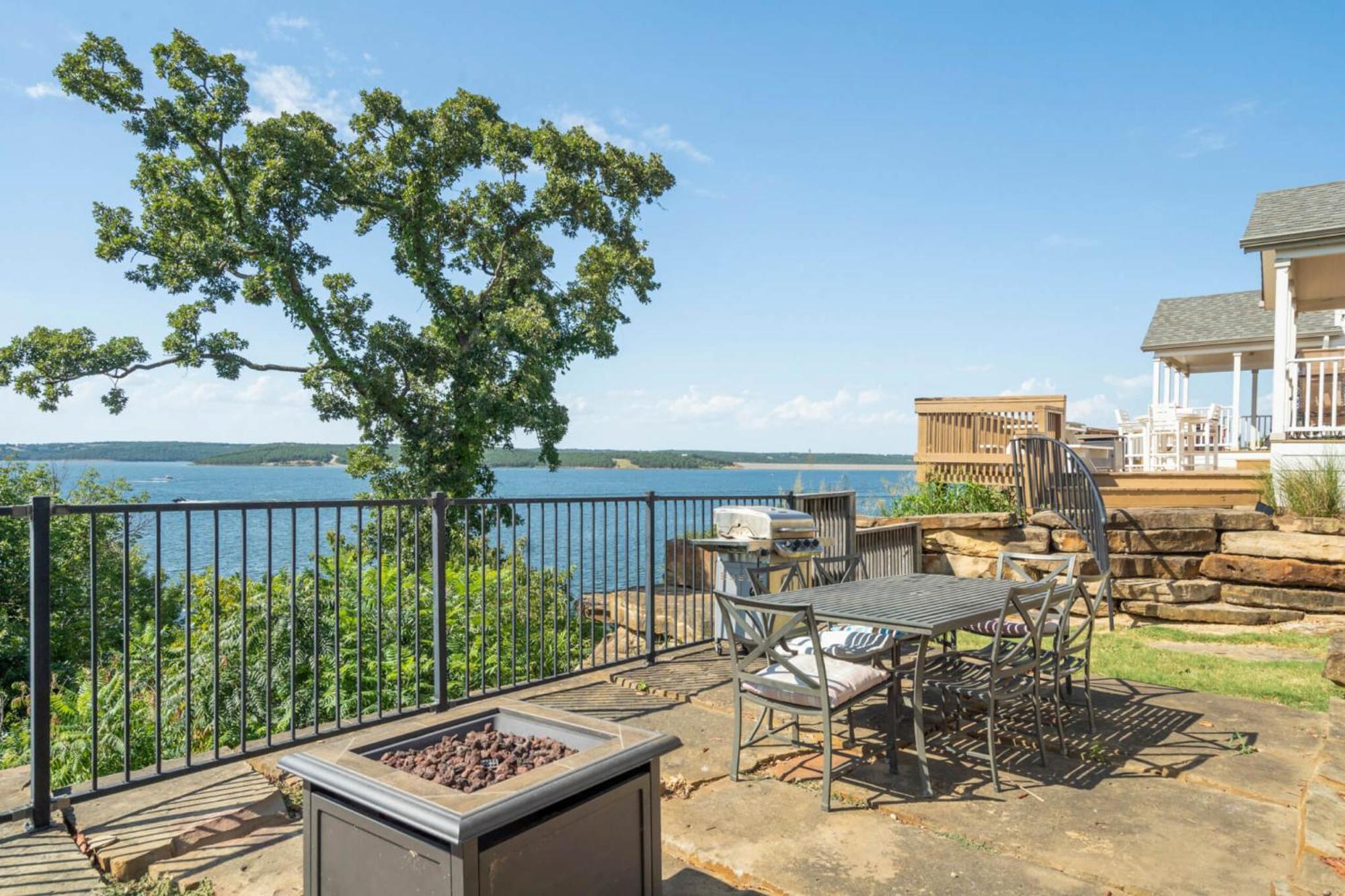 Crosstimbers Marina And Cottages Sperry Exterior photo